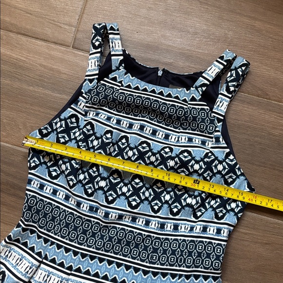 Vince Camuto Dress: Blue Pattern - Picture 6 of 11